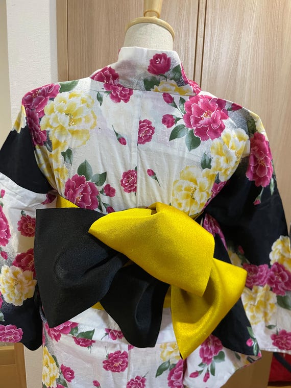Vintage Floral Yukata and Obi Belt Set, Black & Yellow - Etsy display picture 1
