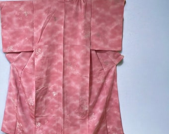 Authentischer Seidenkimono, Vintage Kimono, floraler Kimono, rosa Seide japanisches Kleid, japanischer Stil, japanische Mode