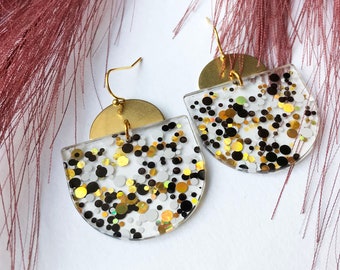 Hanging earrings Resin Gold Confetti - resin earrings, brass earrings, confetti earrings, glitter earrings, gold black holo earrings