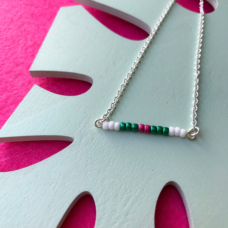 minimal bar necklace with toho beads white boho fashion green colorful fun pink glassbeads Beaded Barnecklace festival trend