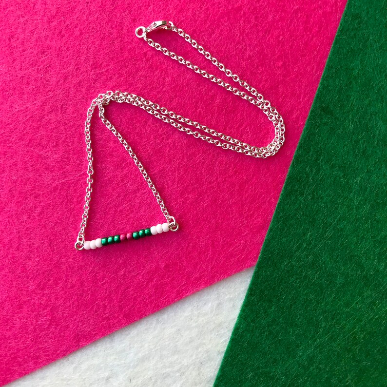 minimal bar necklace with toho beads white boho fashion green colorful fun pink glassbeads Beaded Barnecklace festival trend