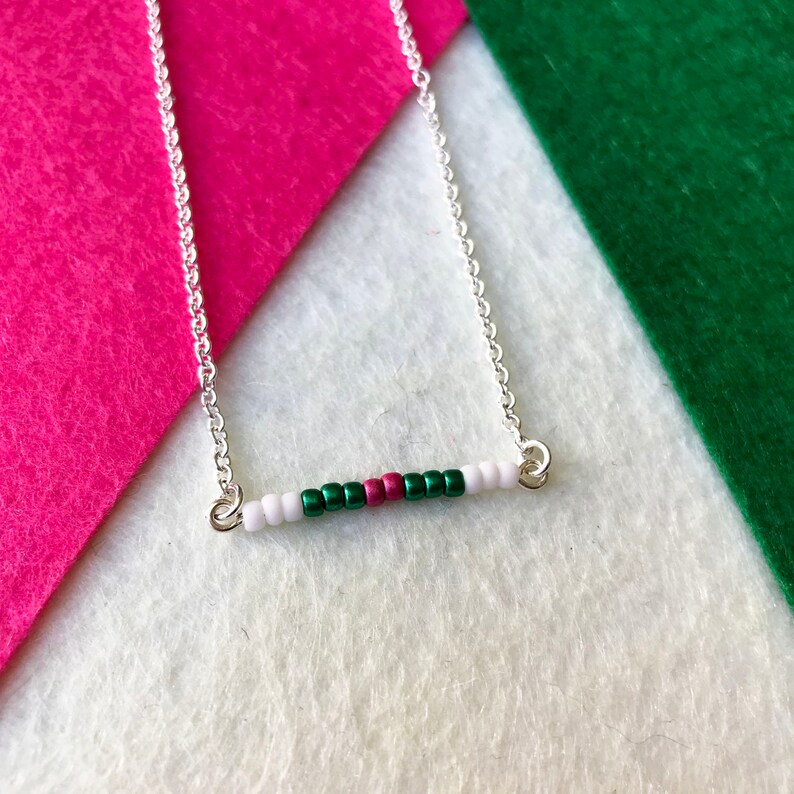 minimal bar necklace with toho beads white boho fashion green colorful fun pink glassbeads Beaded Barnecklace festival trend