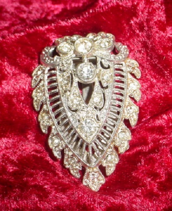Edwardian Dress Clip
