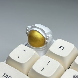 Astronaut Artisan Keycap for MX Style Mechanical Keyboard Switches