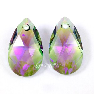 6106 PARADISE SHINE 22mm Swarovski Crystal Teardrop Pendant 2 pieces Green Purple Special Effects