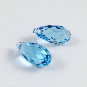 6010 AGUAMARINA 13 mm Cristal Swarovski Briolette Gota 4 piezas Piedra natal de marzo azul claro