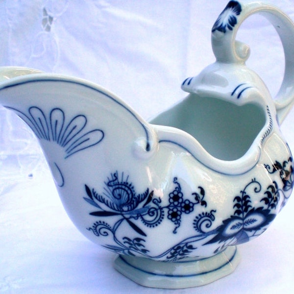 Blue Danube, Gravy Boat, Sauce Boat, Blue and White Porcelain, Vintage China, Onion Pattern, 1950s Design, Collectible