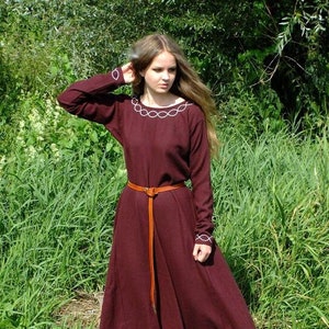 Medieval Dress for historical reenactment, wool, embroidery, costume