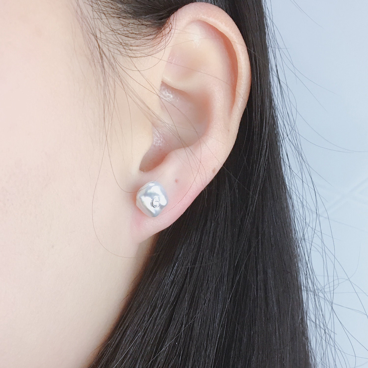 8～10mmホワイトケシパールスタッドピアス、CZラインストーンフェイク