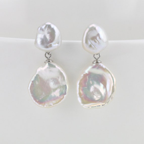 Two pearl earrings Clearance