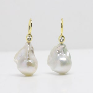 White baroque pearl earrings,large big jumbo flameball pearl earrings,sterling silver pearl dangle earrings
