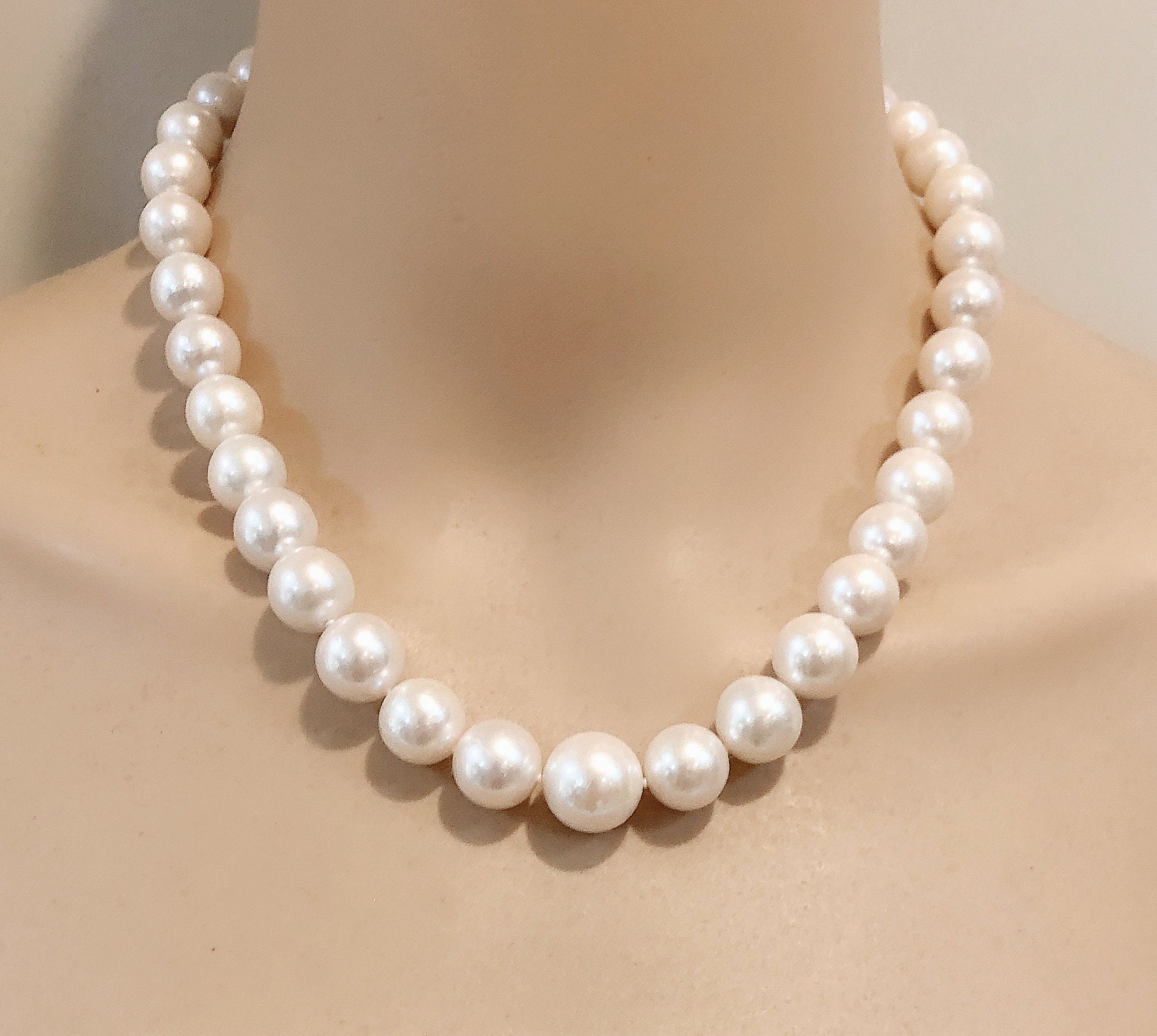 10-12mm Large White Round Pearl 