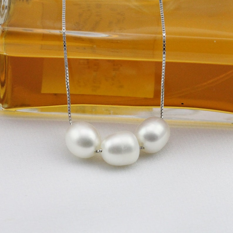 Floating pearl necklace,bridesmaid gift,silver chain necklace,wedding jewelry,3 pearl necklace,bridesmaid necklace,christmas gift for her,