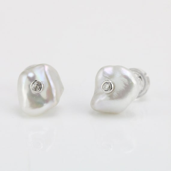 Keshi pearl online stud earrings