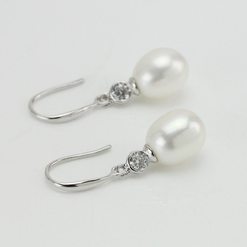 Freshwater pearl earrings,bridesmaid earrings,bridal pearl earrings,pearl crystal earrings,rhinestone earrings,drop pearl dangle earrings