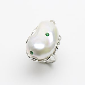 Large baroque pearl ring,nucleat freshwater white flamballpearl statement ring,green CZ stone paved big size fireball pearl adjustable ring