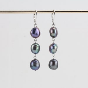 3 pearls long pearl dangle earrings,black color freshwater baroque pearl earrings,silver pearl leverback earrings,floating earrings