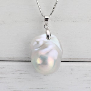 Große barocke Perlenkette aus Sterling Silber mit Anhängeröse, große kernige Feuerball Perlenkette