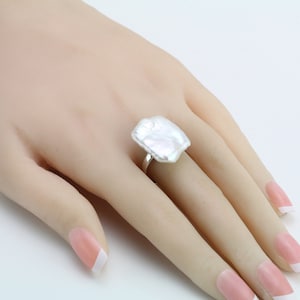Anillo de perlas grandes cuadrados similares de 16-17 mm, anillo de perlas blancas de agua dulce, anillo de perlas keshi nucleadas de gran tamaño, anillo abierto de plata, anillo de perlas enorme
