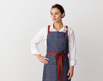 Delantal azul de mezclilla con espalda cruzada y tirantes rojos / Para chefs, cocina, repostería, restaurantes / Para mujeres u hombres / Tejido a mano / Bolsillos / Ajustable