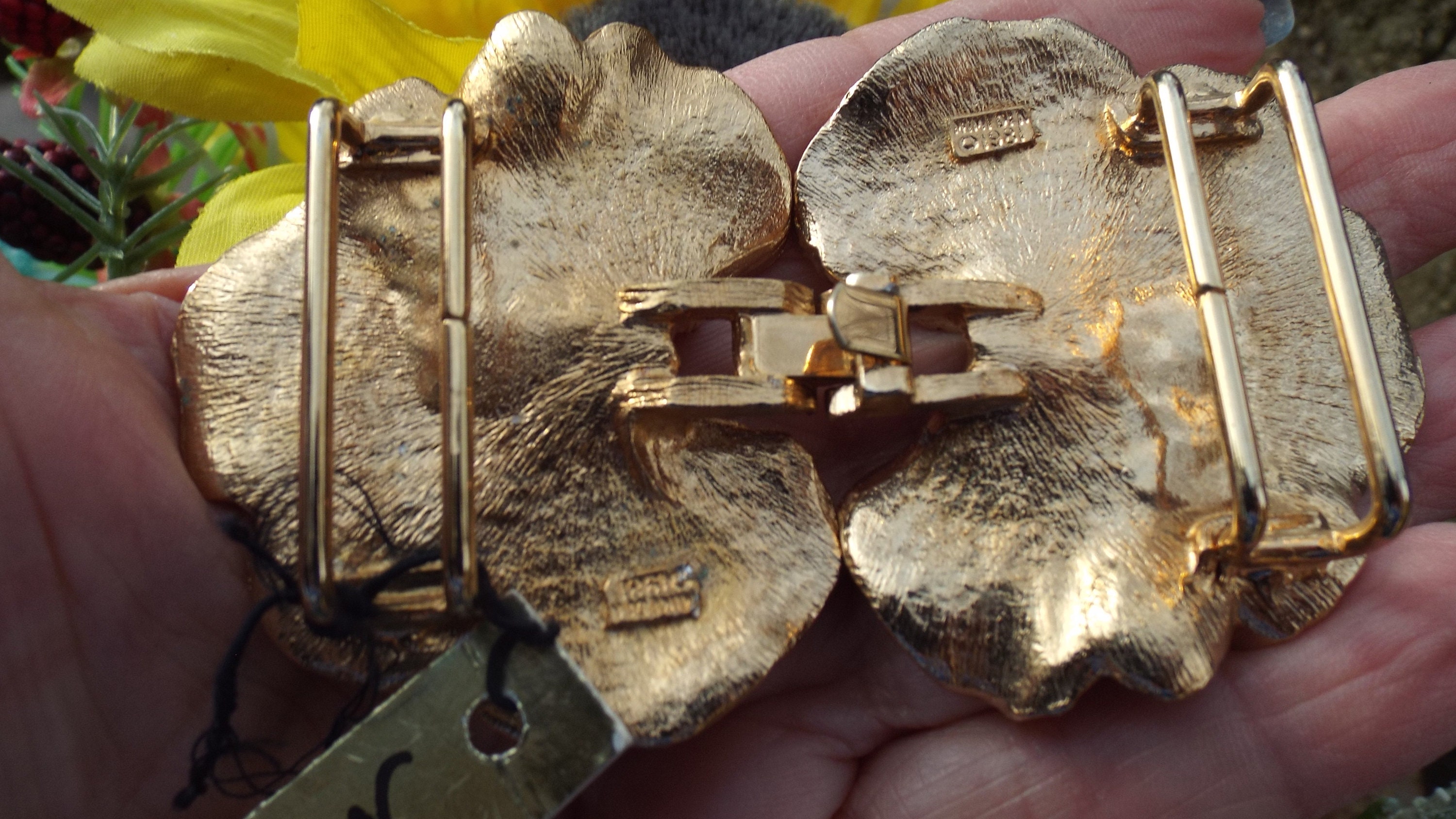 Vintage 1981 Mimi Di N Gold Tone Lily Pad Leaf Signed Belt  display picture 1