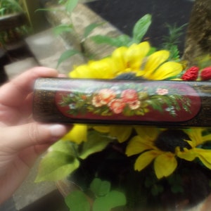Russian lacquer Hinged Trinket Box Exquisite! Hand Painted Flowers