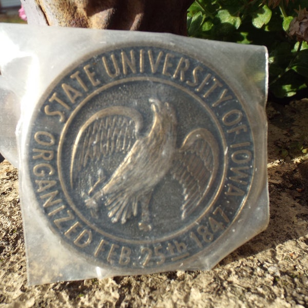 Vintage Organized Feb 25th 1847 State university Of Iowa Belt Buckle-Old new Stock