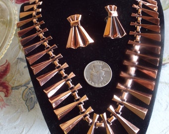 Copper Renoir Fringe Vintage Necklace with Matching Earrings...Vintage....Stunning...Modernist....