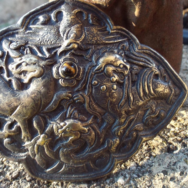 Fabulous Bergamot 1974 Oriental Asian Demon Foo Dogs with Tiger Eye Belt Buckle