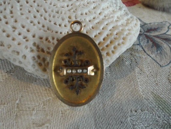 Victorian Etruscan GF Seed Pearl Locket with Orig… - image 3
