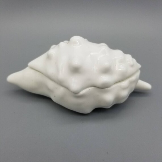 Small Ceramic Shell Trinket Box - image 4