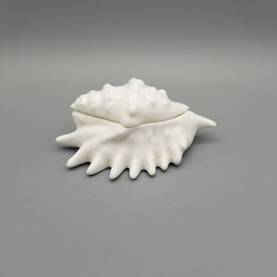 Small Ceramic Shell Trinket Box - image 1