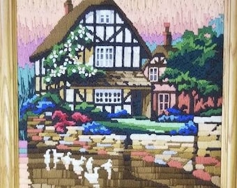 Yarn Cottage Crewel oprawiony