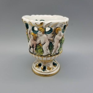 Calice/Vaso Traforato Dipinto A Mano Di Capodimonte Con Putti