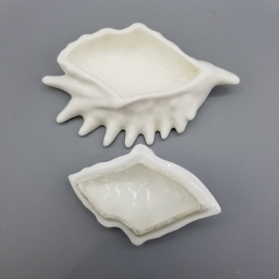 Small Ceramic Shell Trinket Box - image 8