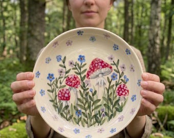 Plato de setas pintado a mano - Plato de bosque caprichoso - Plato de regalo único