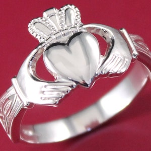 Anillo Claddagh para hombre, de gran peso. Plata de ley de 10 quilates, 14 quilates o platino.