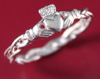 Bague Claddagh, bague Claddagh pour femme sur corde celtique.