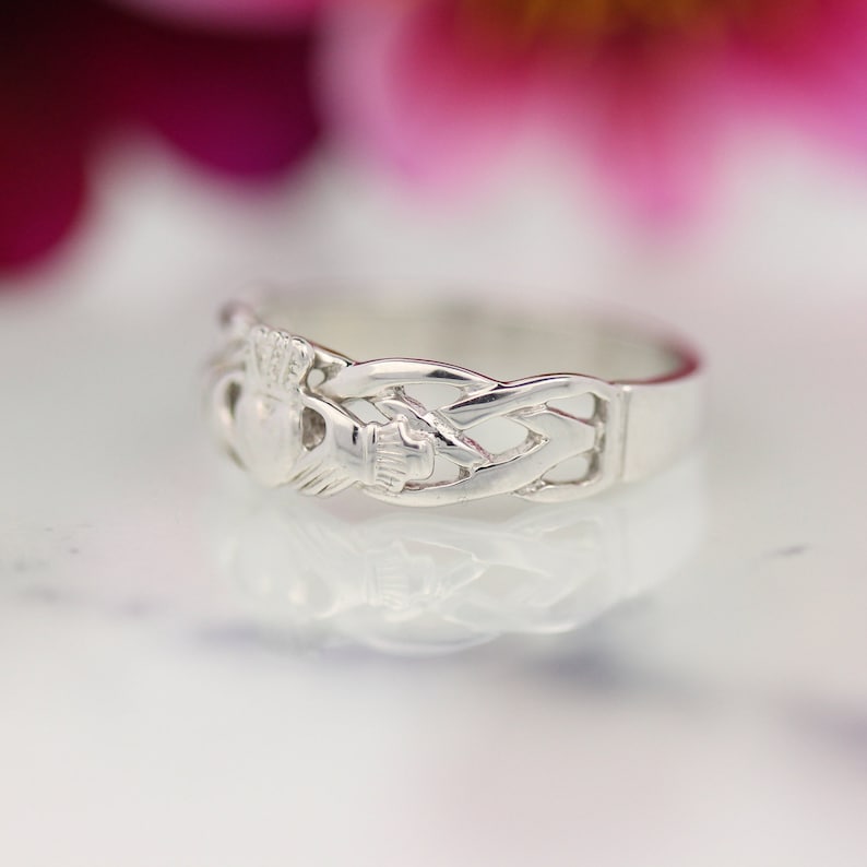 Claddagh Ring Ladies Silver Claddagh Ring on Celtic Rope - Etsy