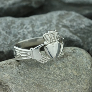 Claddagh ring, Mens Claddagh ring, heavy weight.