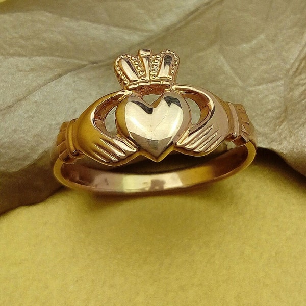 Claddagh ring. Ladies Irish claddagh ring. Crafted in Ireland. Available in silver, 9K, 14K, 18K and platinum.