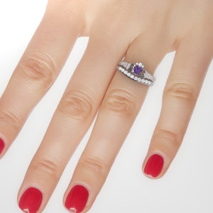 claddagh ring on finger