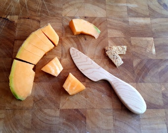Safe wooden knife for kids, kitchen toy, vegetable and fruit cutter, chopper