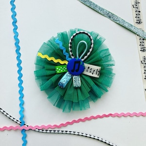 unique hairband inspired by music , ideal for little music lovers