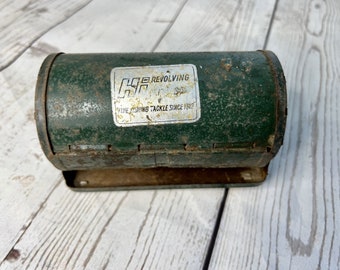 Vintage Hi Revolving Belt Fishing Bait Box