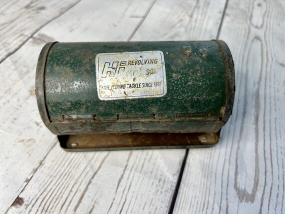 Vintage Hi Revolving Belt Fishing Bait Box 