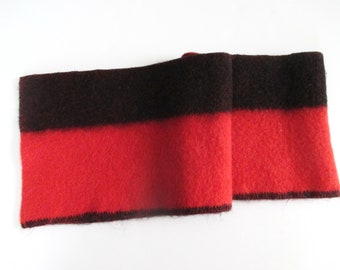 Red & Black Wool Blanket Remnant Horn Bros Canada 25" x 9"