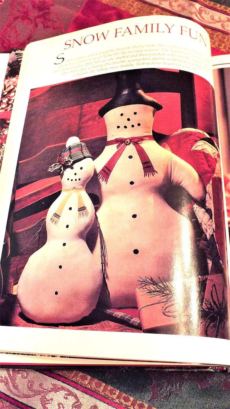 Leisure Arts Presents The Spirit of Christmas image 1