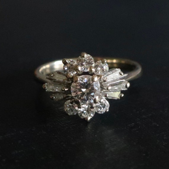 Vintage diamond cluster ring. Vintage Art Deco eng