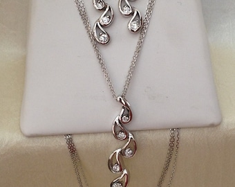 Sterling Silver  drop shape pendant 18&quot; chain necklace & earrings set